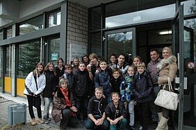 G7aF - Gruppenfoto vor dem Juniorlabor TU-Darmstadt